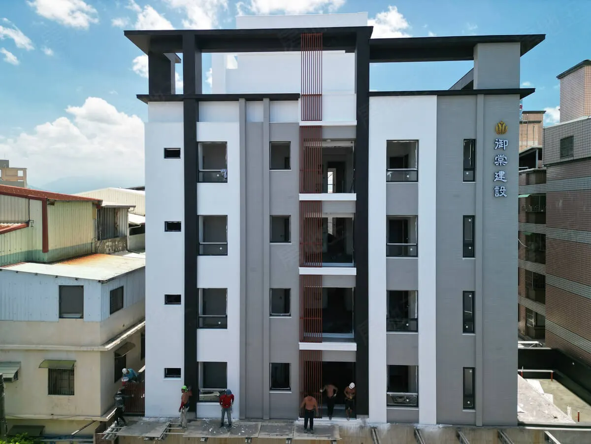 藏白建案主視覺