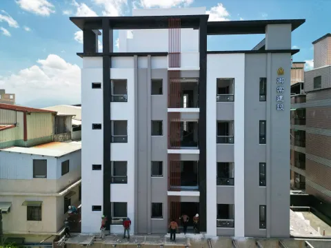 藏白建案主視覺
