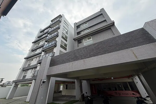 里享建案主視覺